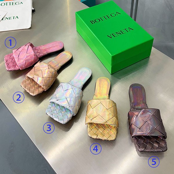 Not available in Japan ★ Bottega Veneta ★ Rubber Lido Flat Sandals Quilted Replica bog95734