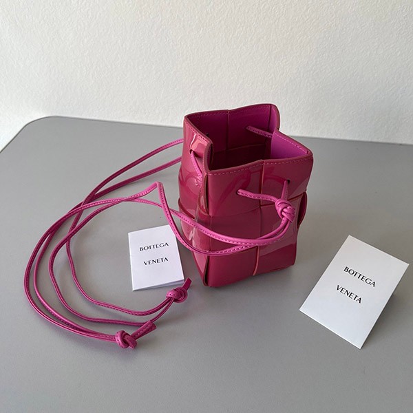 Spring/Summer New Bottega Veneta Cassette Shoulder Bag Replica bos75853