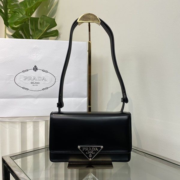 Love at first sight? [Prada] Emblem Brushed Leather Bag Replica pus21846