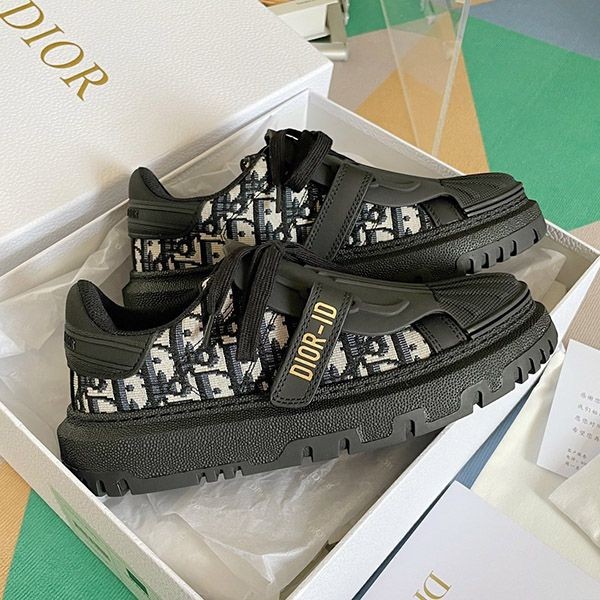 Love at first sight? Dior ID Oblique Sneakers Replica Black def36443