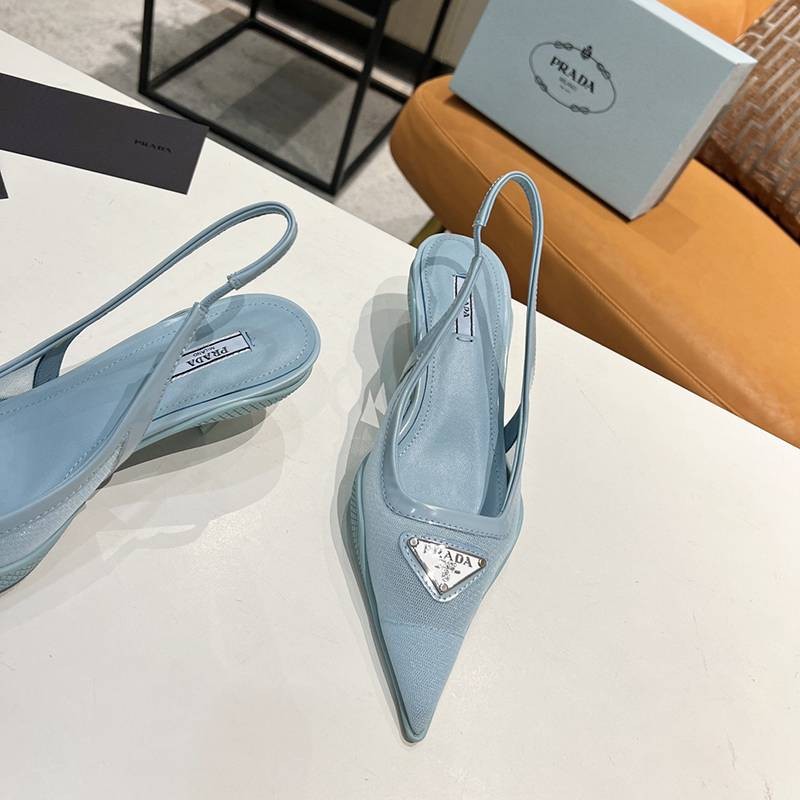 Do you want to accentuate your beautiful legs? Replica Prada cat heel sandals puw41916