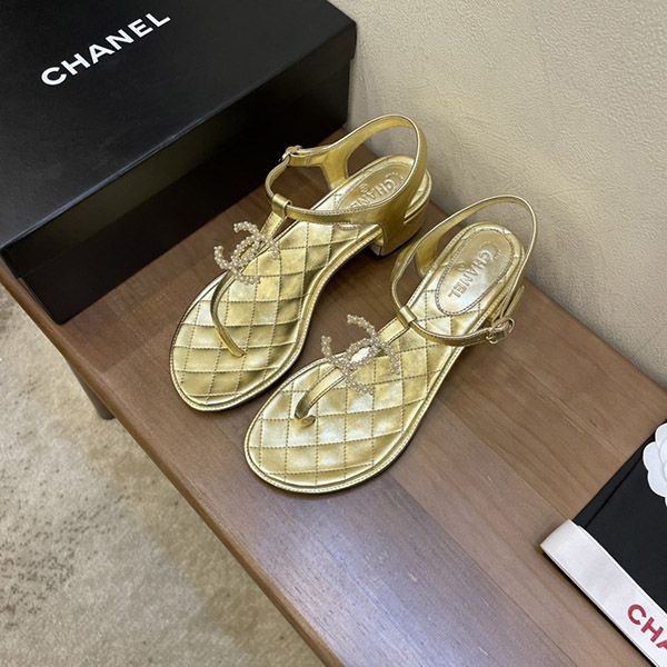 Hard to find Chanel replica sandals with CC logo shb44332