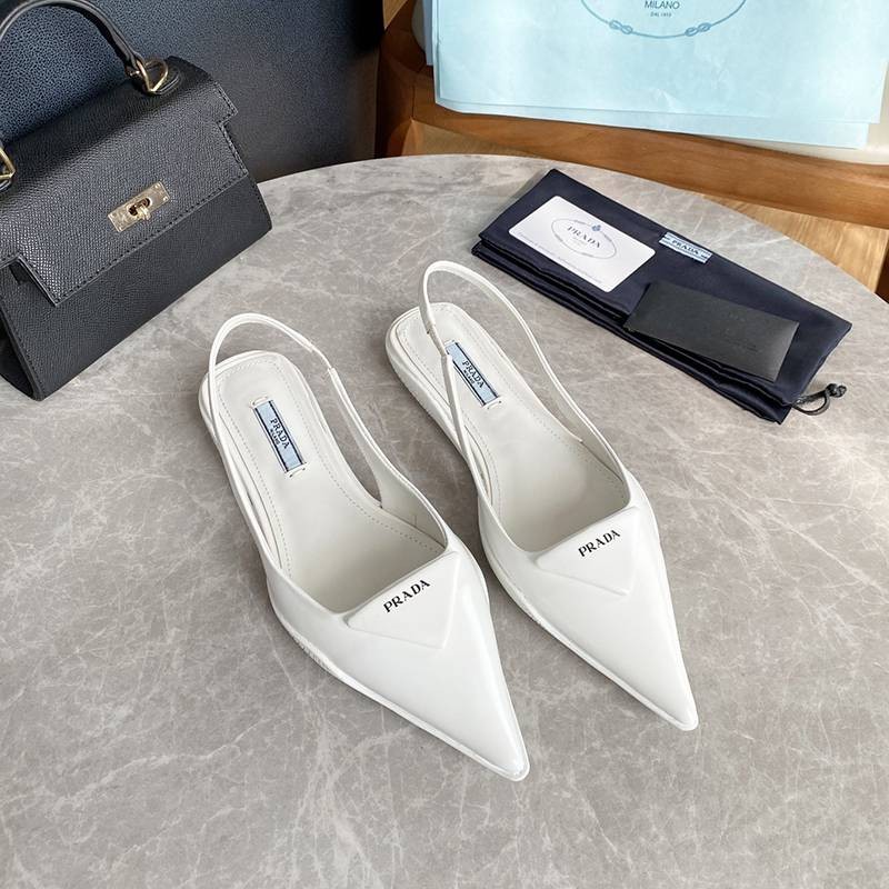 Perfect as a gift? Prada new low heel sandals replica puo26364