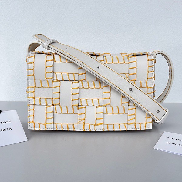 Popular all over the world? Bottega Veneta Cassette Stitch Copy boq36354