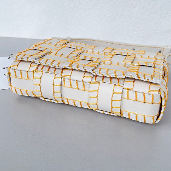 Popular all over the world? Bottega Veneta Cassette Stitch Copy boq36354