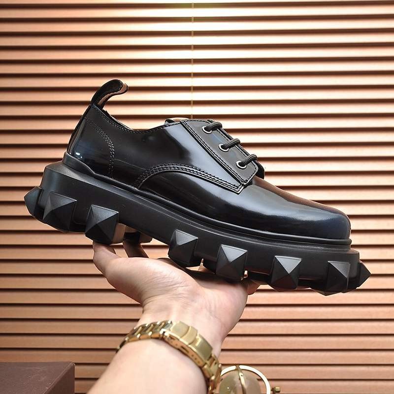 Comfortable Valentino leather sneakers, fake, shipping included, Vuk29750