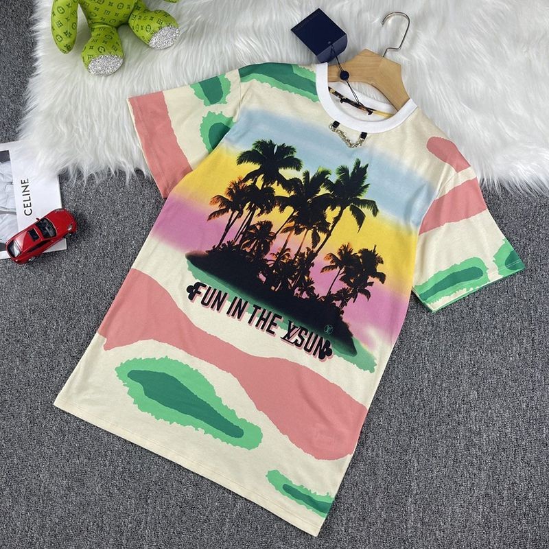 Very popular Louis Vuitton T-shirt parody tropical print 1A9XOY Very popular Louis Vuitton T-shirt parody tropical print 1A9XOY