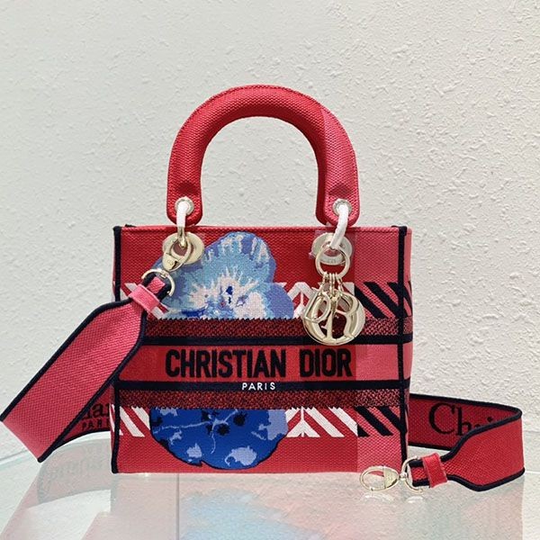 Eye-catching color [Dior] MEDIUM LADY D-LITE BAG Flower pop embroidery dev94980