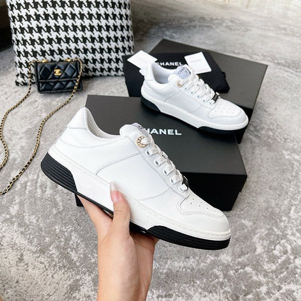Very popular! Chanel logo leather sneakers replica shr14555 Very popular! Chanel logo leather sneakers replica shr14555