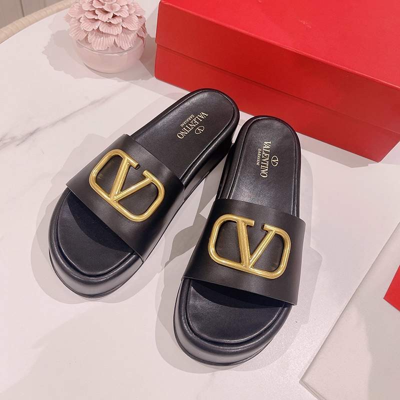 Sale 2022 Spring and Summer New Valentino Rivet Platform Sandals Vui85880