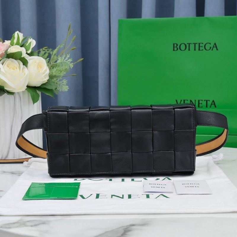 The hot topic! Bottega Veneta Cassette Replica Crossbody Bag bov14418