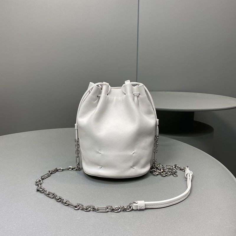 Classic Maison Margiela Bag Replica Tabi Bucket Bag Mam67438