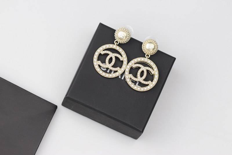 Very popular all over the world? Chanel Replica CC Logo Earrings Resin & Pearl SHN54546