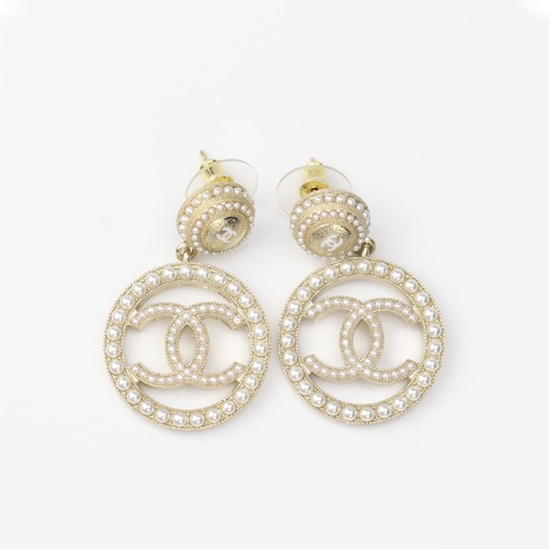 Very popular all over the world? Chanel Replica CC Logo Earrings Resin & Pearl SHN54546