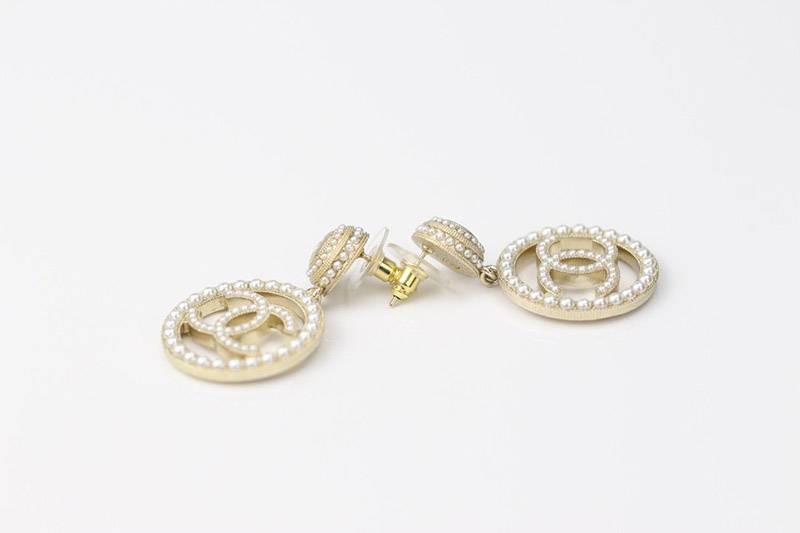 Very popular all over the world? Chanel Replica CC Logo Earrings Resin & Pearl SHN54546