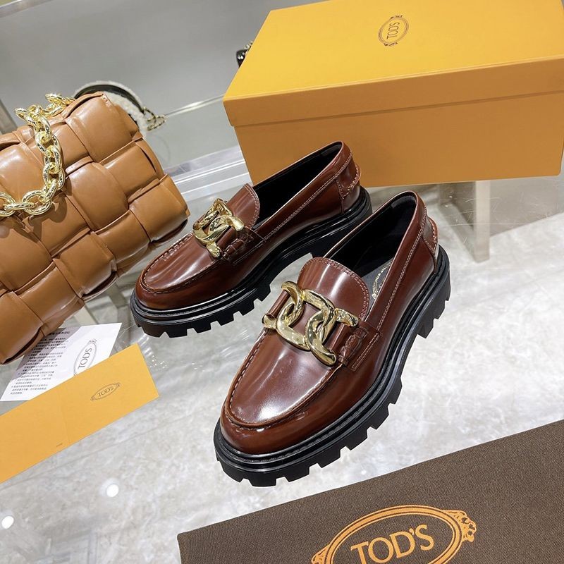 Very popular! TODS fake women's loafers in leather with metal logo toh92885