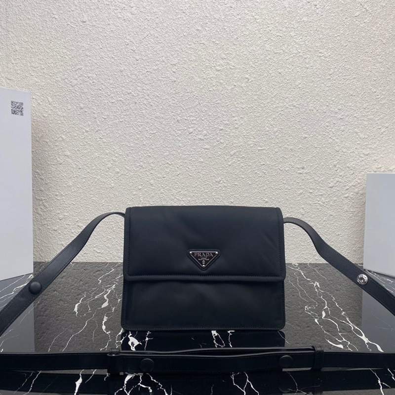 Competition for Prada's new nylon shoulder bag replica puw50131