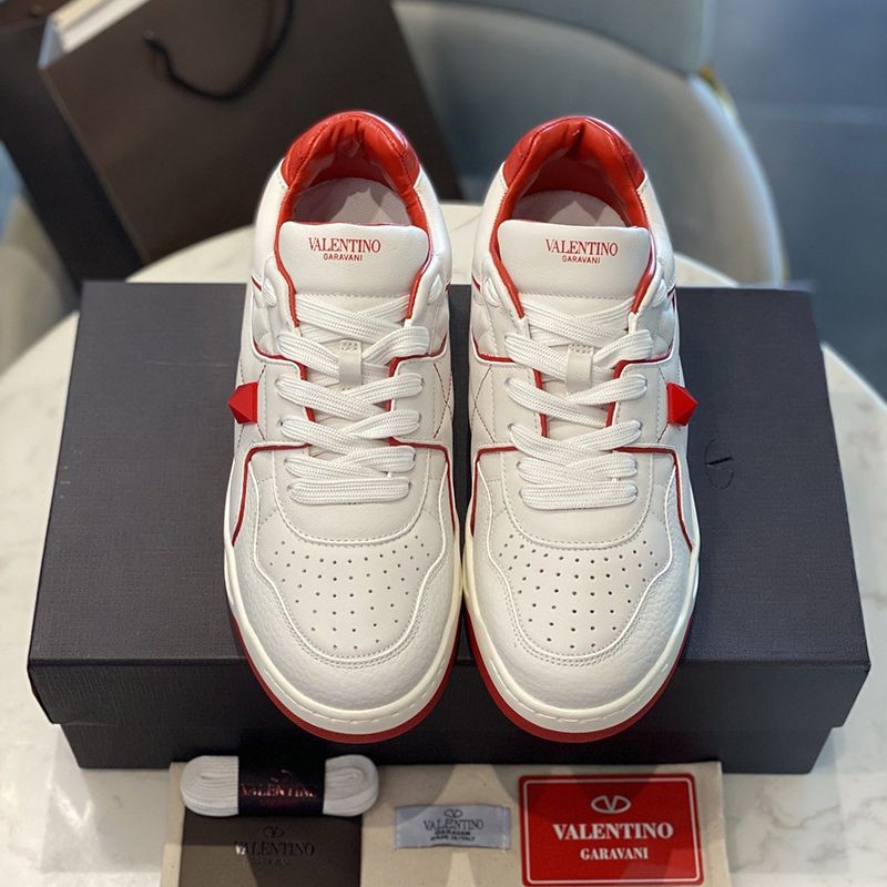 Valentino replica low-cut sneakers ONE STUD in nappa leather Vug22470, sure to sell out