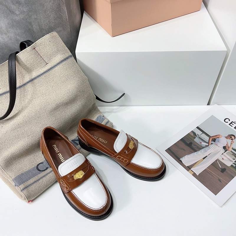 Super rare! 2022 Spring/Summer Miu Miu Loafers Replica myq26048