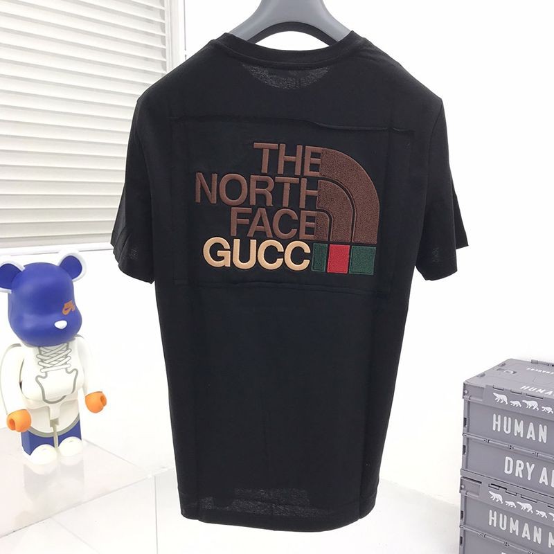 New for Spring/Summer Gucci x North Face Collaboration Short Sleeve T-Shirt Parody gua78961 New for Spring/Summer Gucci x North Face Collaboration Short Sleeve T-Shirt Parody gua78961