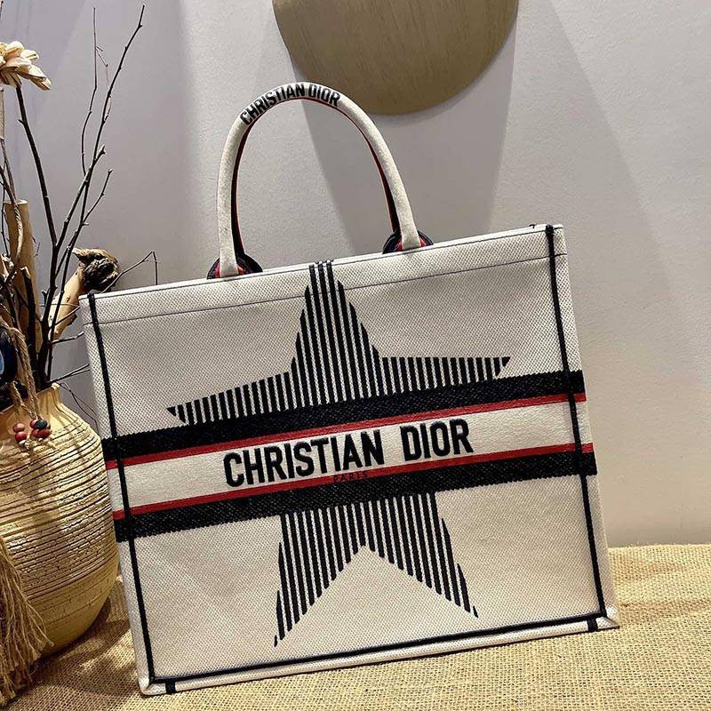 [Not available in Japan] Dior Alps Replica Dior Book Tote Embroidery 2 sizes deg82380