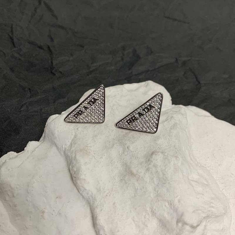 New Prada logo triangle bracelet, stylish? puh13432