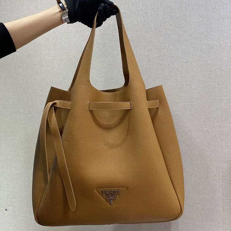 New for Fall/Winter Prada Calfskin Handbag [Tracking Included] pus98683