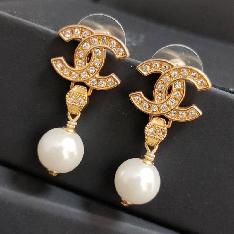 Popularity rising Chanel fake CC logo resin & strass earrings shd54846