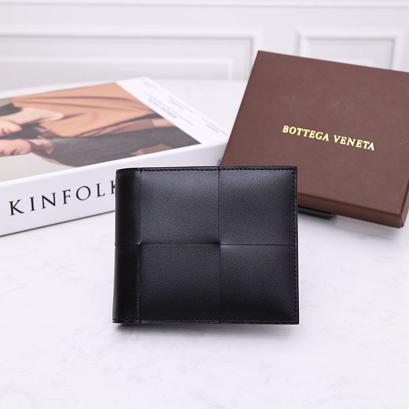 Very popular!! New color [Bottega Veneta fake] Leather bi-fold wallet Parakeet 649603VBWD21511