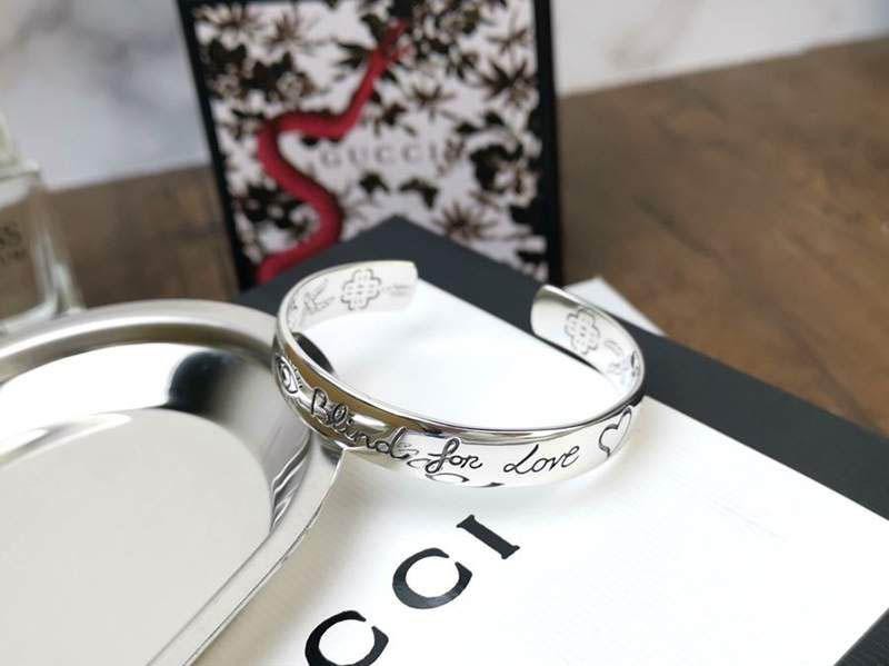 Classic [Gucci] "Blind For Love" Silver Bracelet Replica guv09498