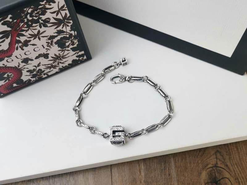 Best Price Guaranteed Gucci Bracelet G Cube Silver Violet Orange gub57479