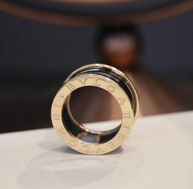 Very popular!! High quality??? Bulgari B.ZERO1 18K gold 1 band ring fake But37151