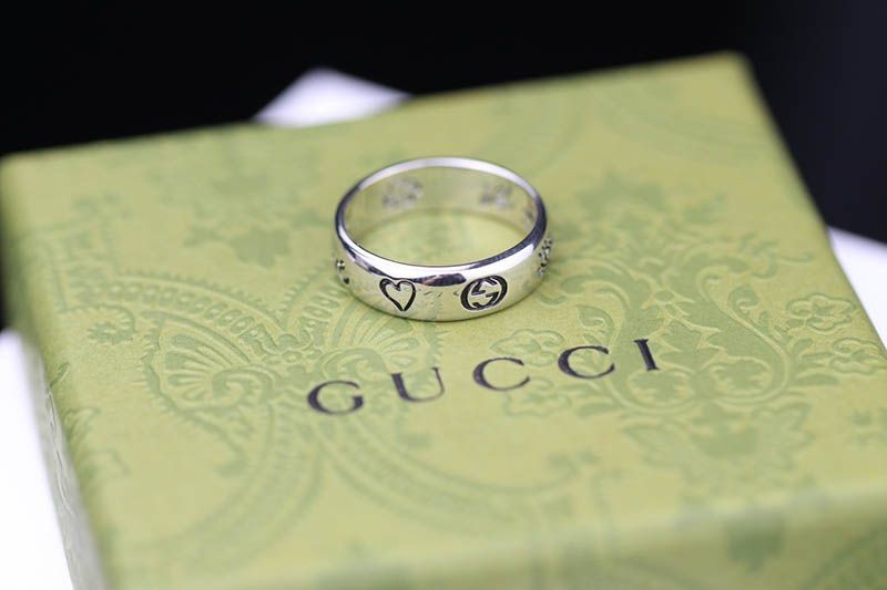 Not available in Japan Gucci Ring Replica Blind for Love gul73532