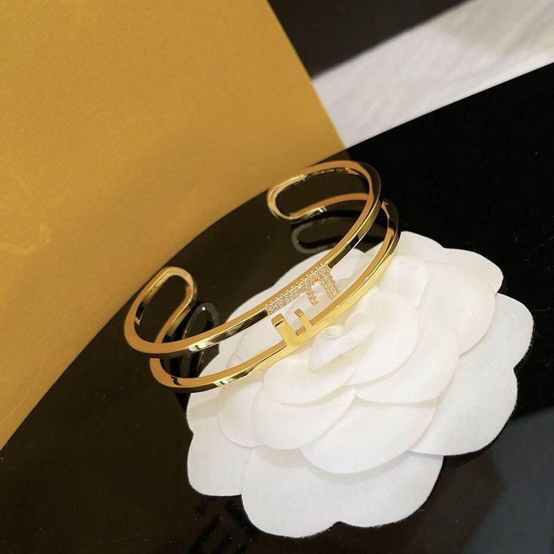 ☆Super popular☆◆Fendi◆Oarlock bracelet fake gold FF 8AH326A44GF089U