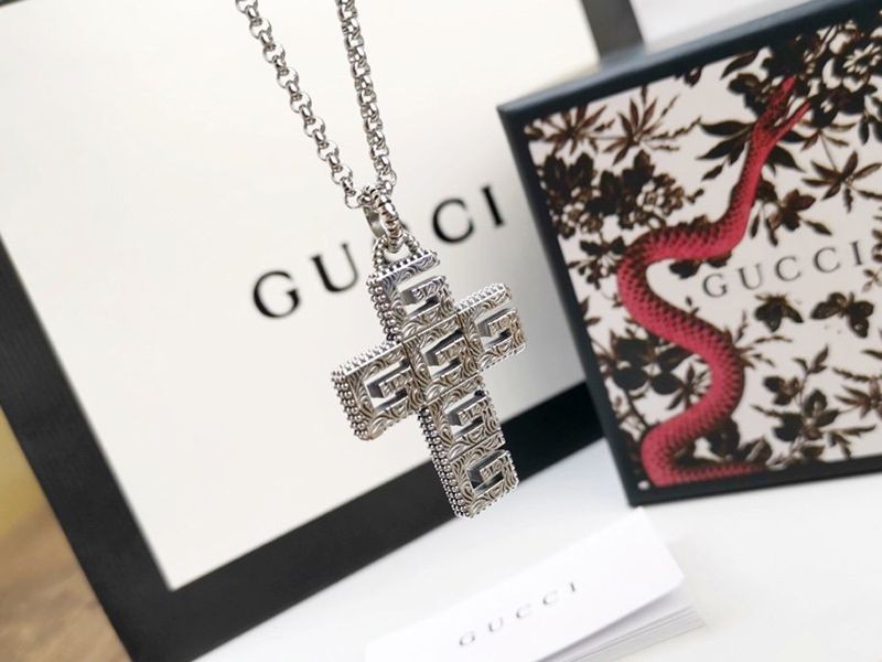 Very popular!! New color Gucci women's necklace pendant gun41156