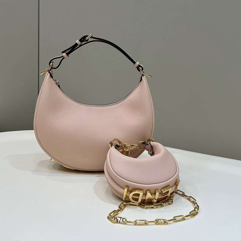 [Popular item] Fendi Graphie replica N-grade leather charm fei64980