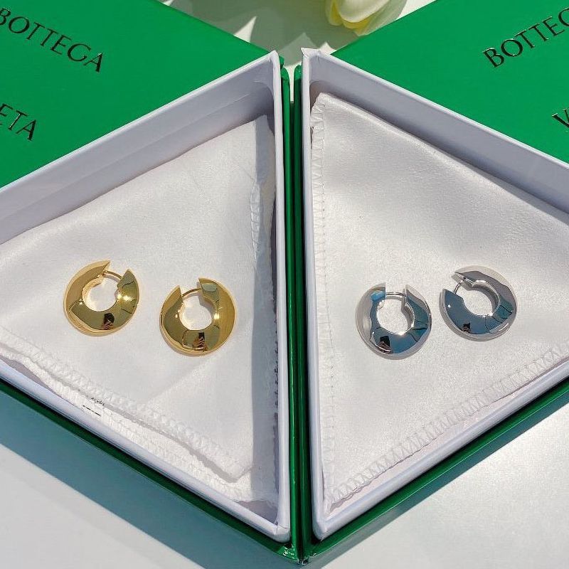 21-22AW Bottega Veneta Antique Finish Silver Hoop Earrings Replica boj51068 21-22AW Bottega Veneta Antique Finish Silver Hoop Earrings Replica boj51068