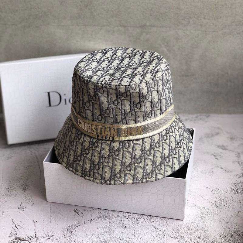 Stylish? Dior bucket hat parody ☆ CD Oblique reversible hat def75401