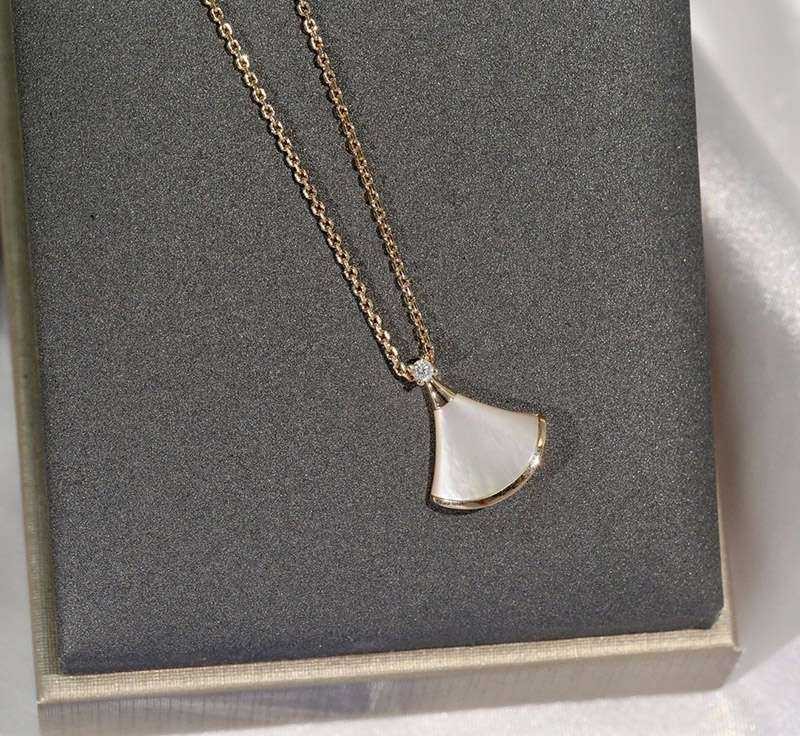 Cute Bulgari fake B.zero1 necklace DIVAS DREAM ☆ Rose gold ☆ Necklace Buc01308