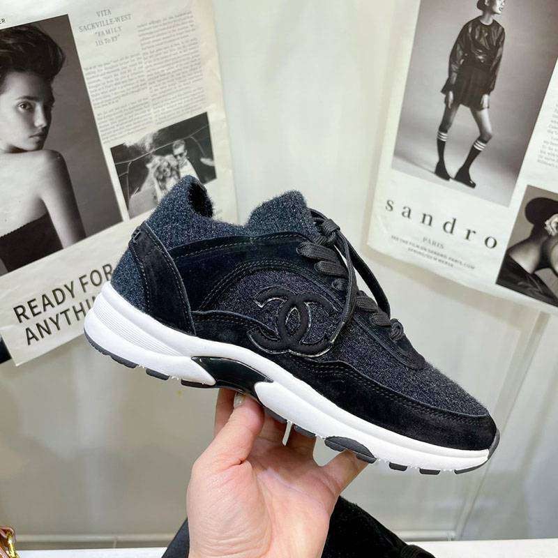 Very popular! Replica Chanel CC logo sneakers in black shh09007