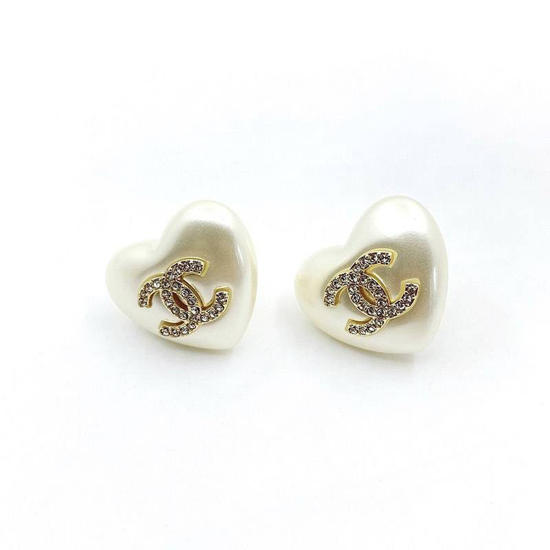 ★Japan!! Popular! Chanel CC mark heart earrings replica shv96252