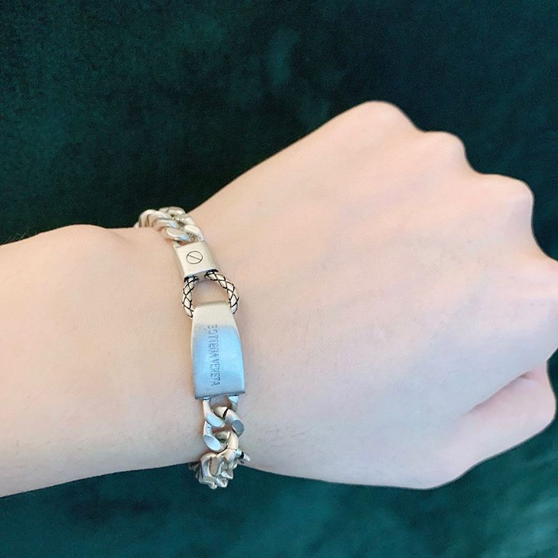 Eye-catching color Bottega Veneta Figaro Chain Bracelet Replica bow31772