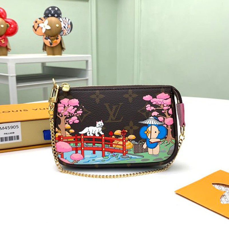 Battle? Louis Vuitton Mini Pochette Accessory Replica Christmas M45905