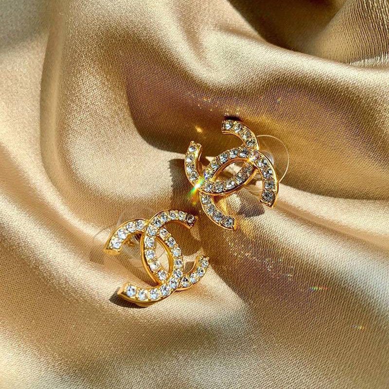 Love at first sight? Chanel CC logo earrings replica shs88812
