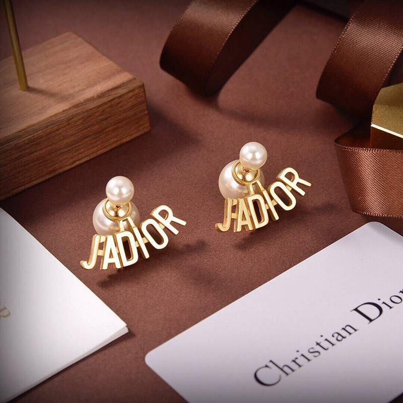 Extremely rare! Dior replica earrings in yellow gold and diamonds dev46211