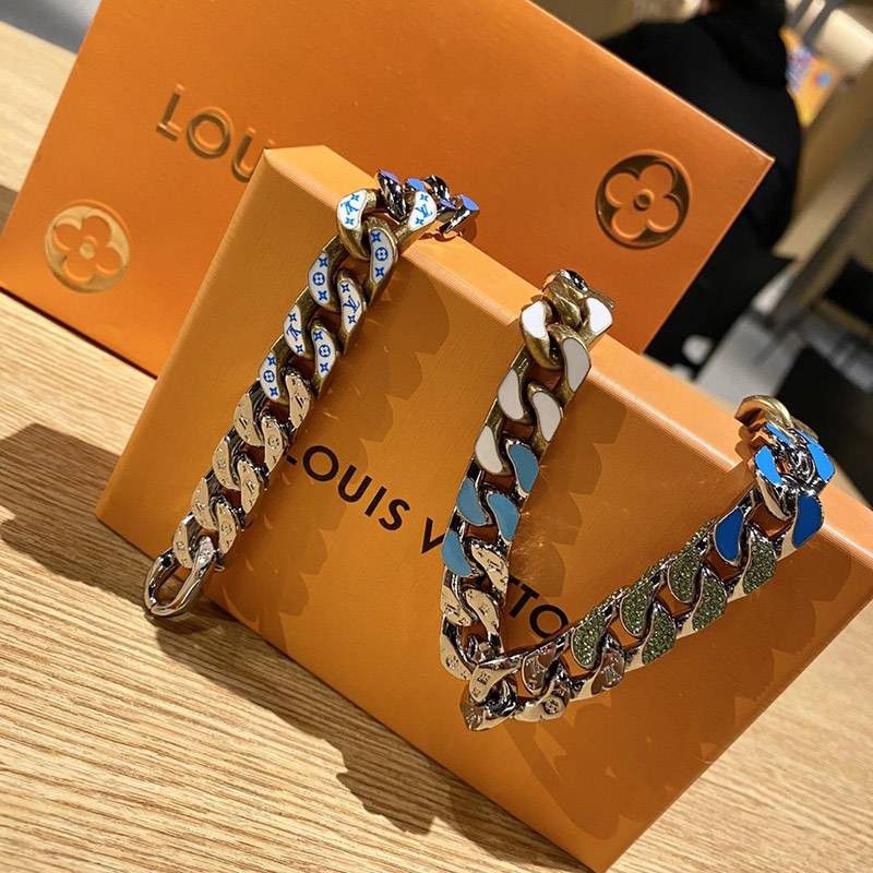 21-22AW Louis Vuitton Replica Collier Chain Links Patches Strass Necklace vuq03065