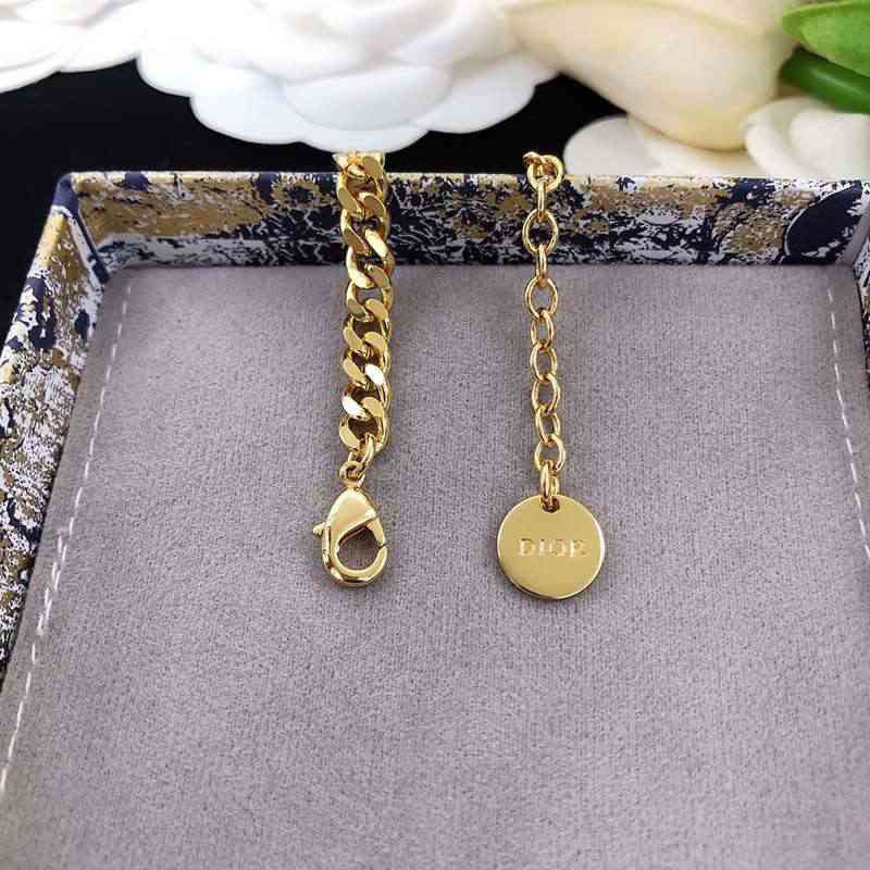 Very popular all over the world? Dior 30 Montaigne replica bracelet det56220