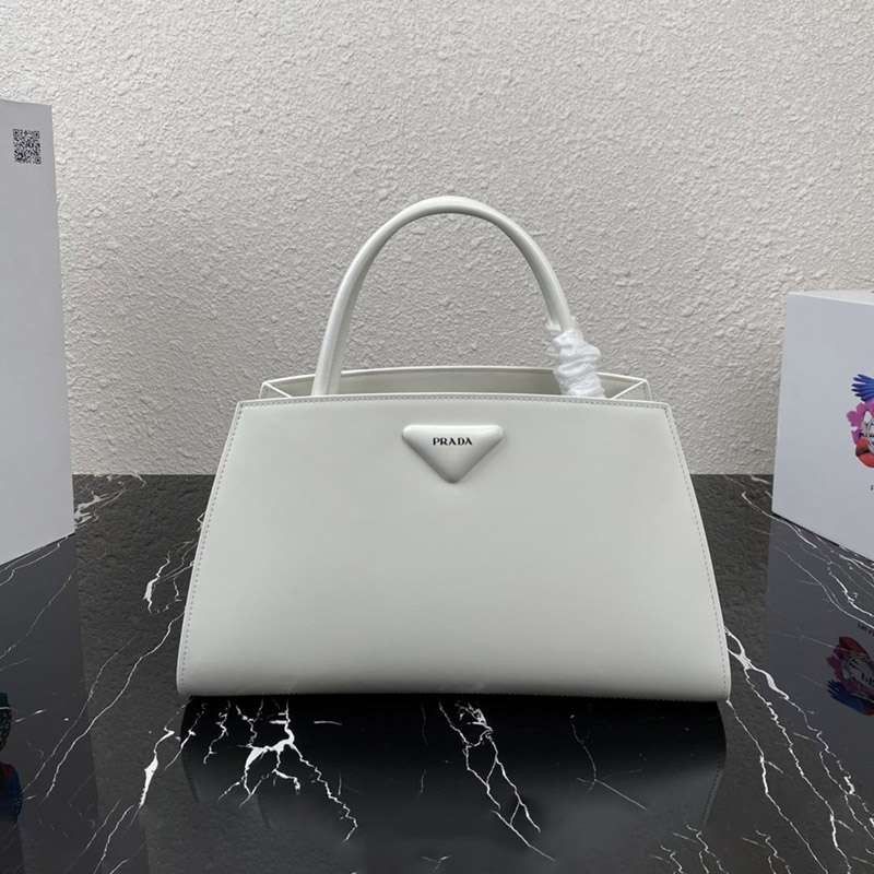 Very popular - first come first served? Replica Prada calfskin handbag puc41677
