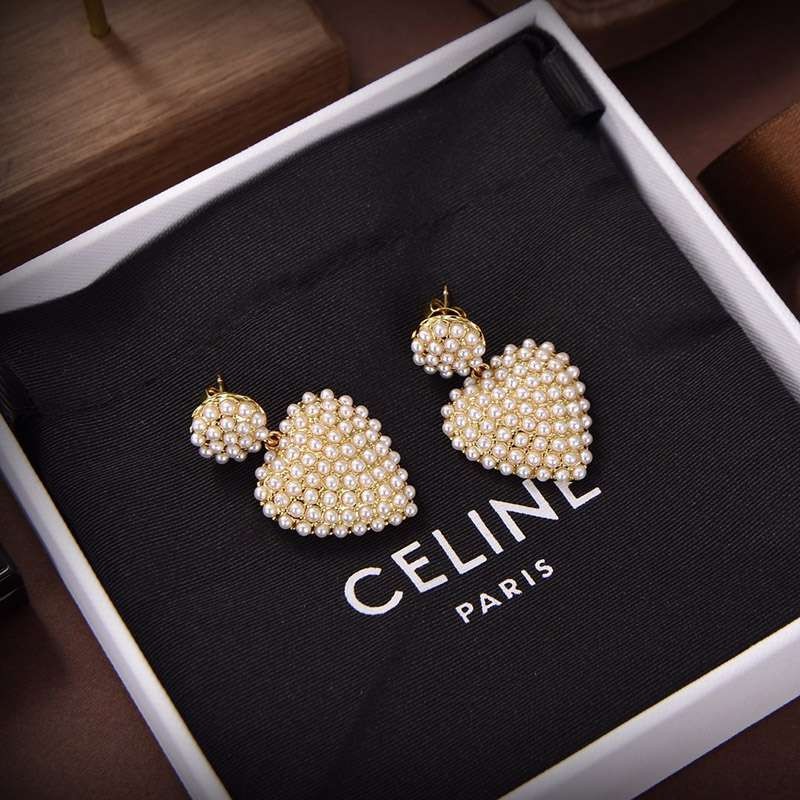 New for Spring/Summer CELINE Heart Glass Pearl Earrings Replica Cew35517