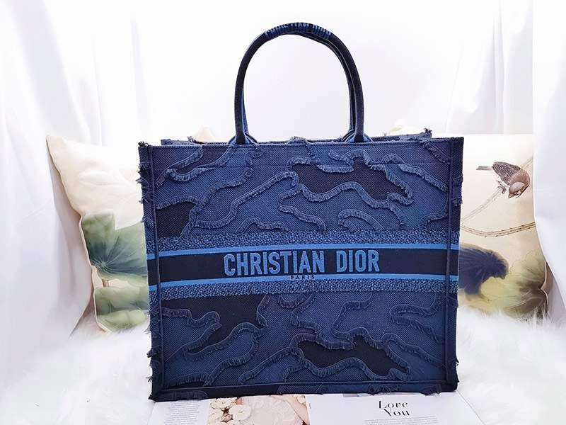 New for Spring/Summer Dior Book Tote, Fake, Camouflage Motif, Embroidery, 2 Sizes, der15592
